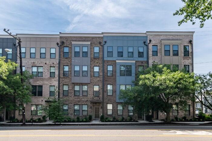 1013 N Lombardy St #B