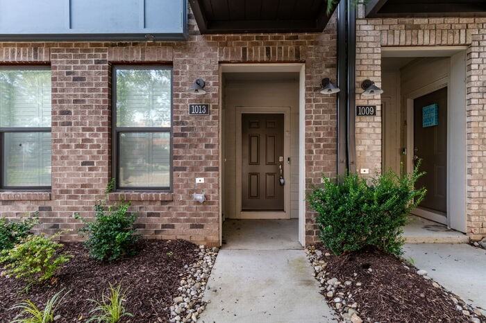 1013 N Lombardy St #B - Photo 2 of 31