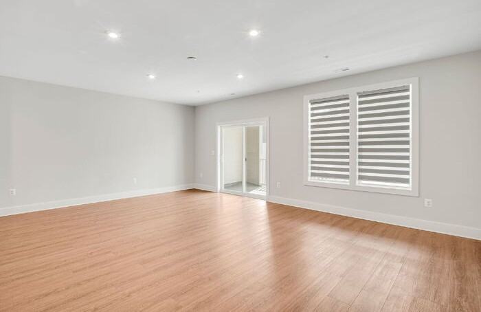 1013 N Lombardy St #B - Photo 5 of 31