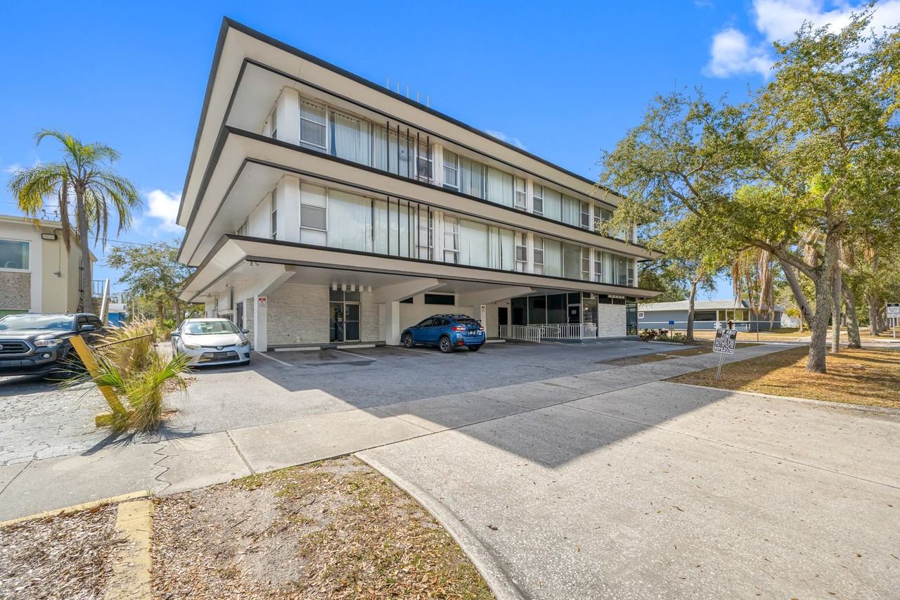 Aria Flats - Photo 3 of 25