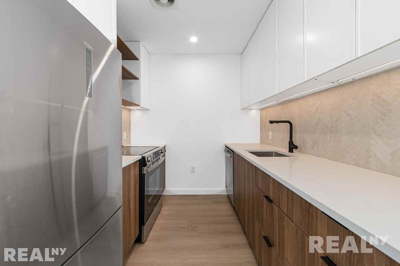 Dean St #302 - Photo 2 of 17