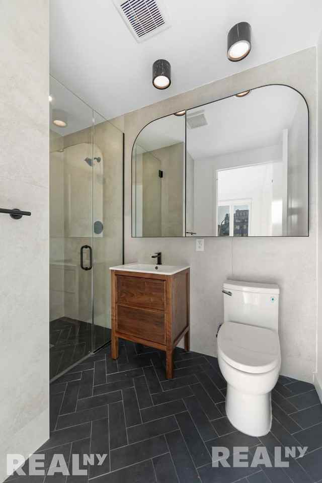 Dean St #302 - Photo 4 of 17