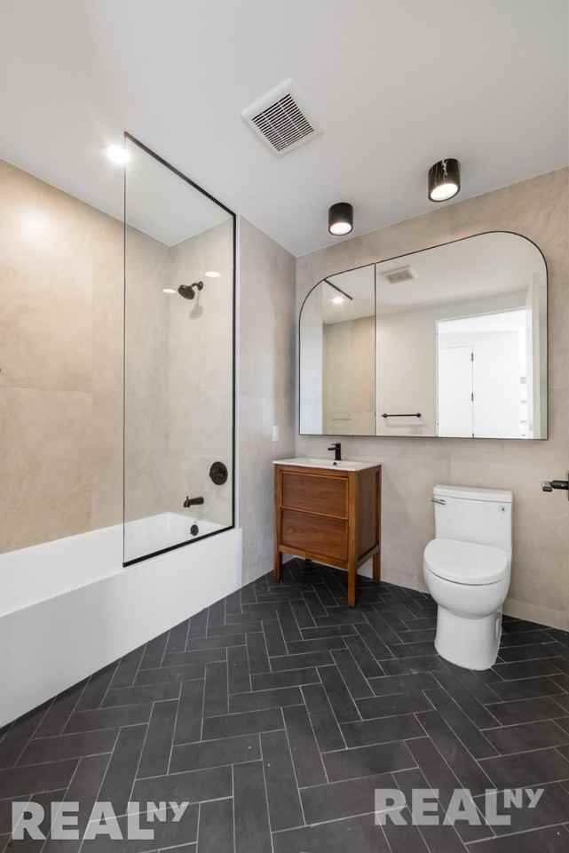 Dean St #724 - Photo 6 of 15