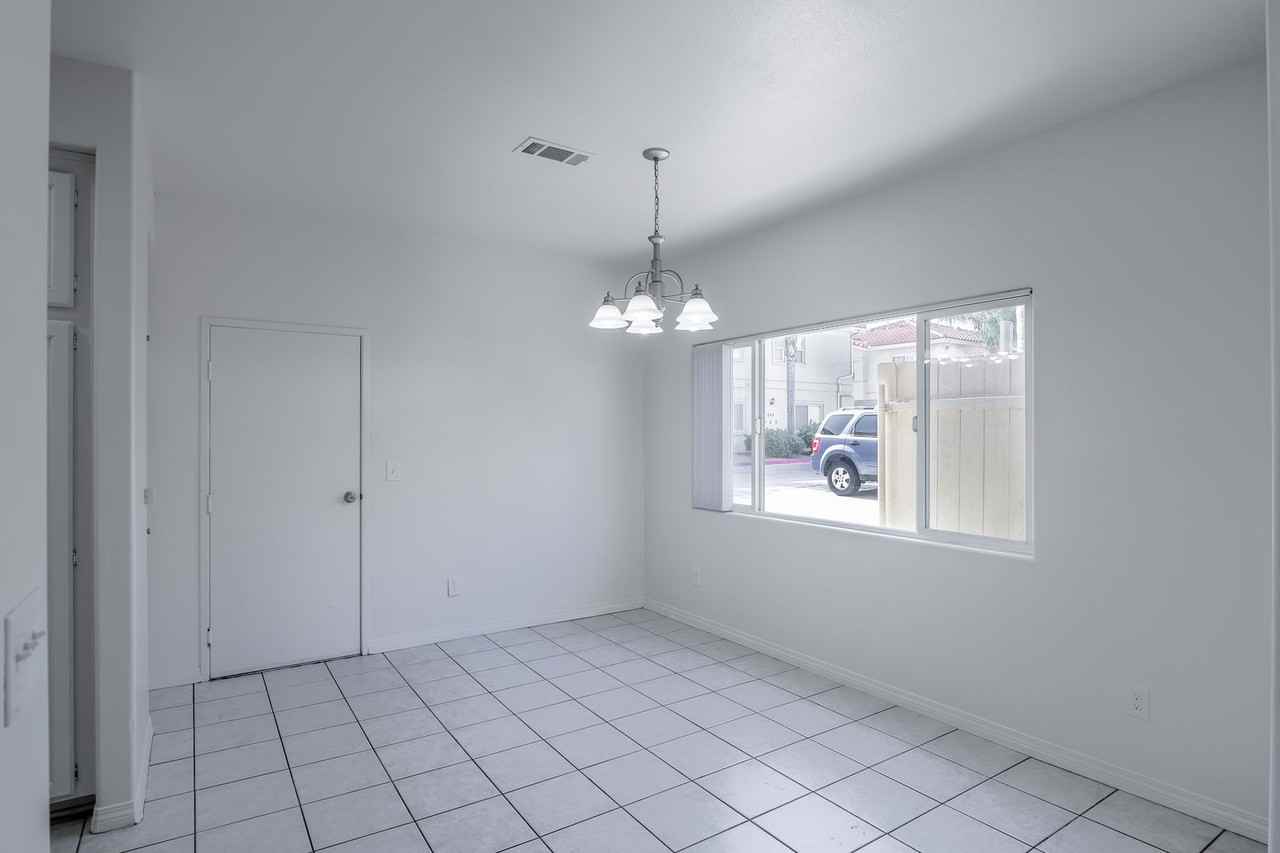 242 Kennedy St #7 - Photo 4 of 16