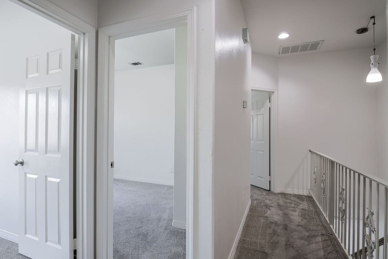 242 Kennedy St #7 - Photo 5 of 16