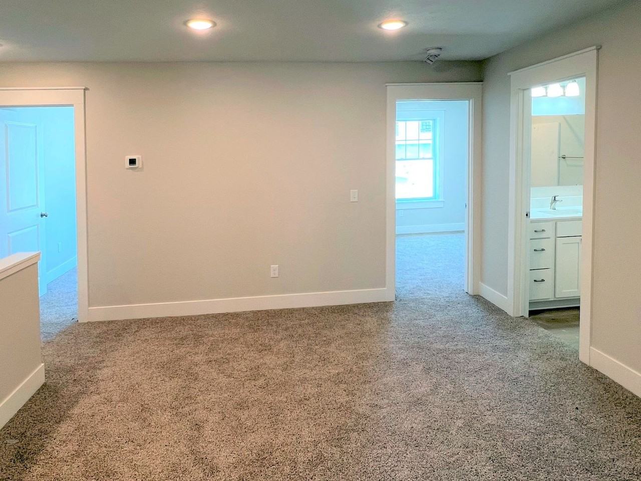 2116 Sherwood Ave - Photo 7 of 16