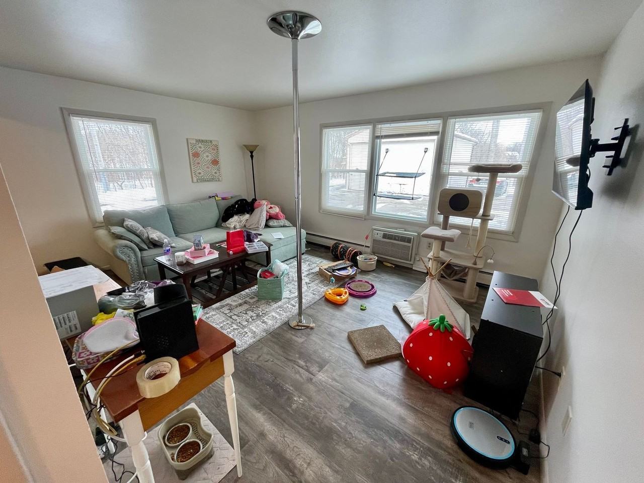 1524 E Providence Ave - Photo 3 of 22