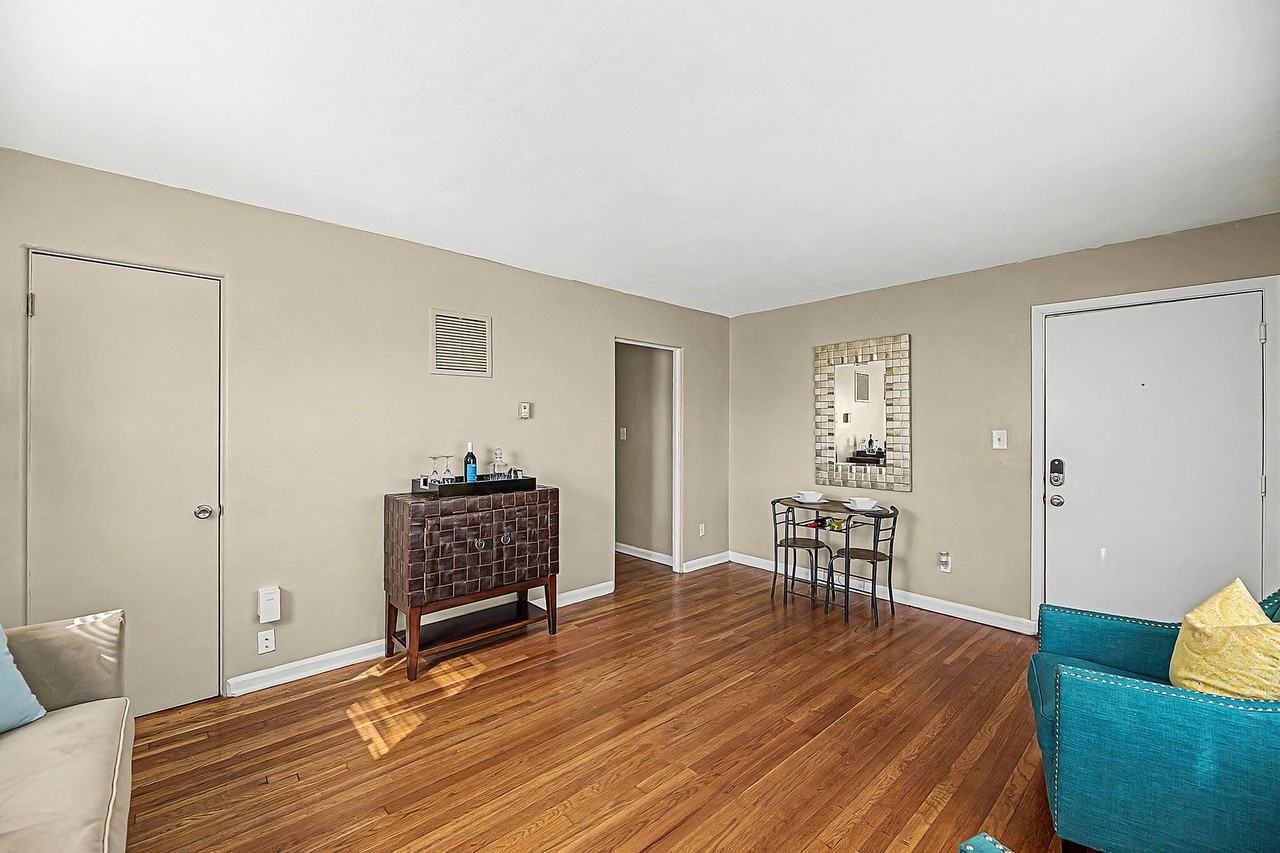 Brownstone Apartments - Photo 5 of 31