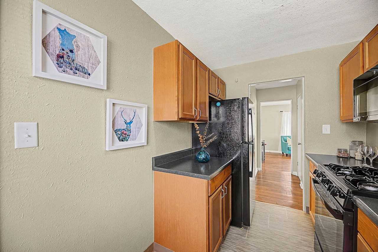 Brownstone Apartments - Photo 7 of 31