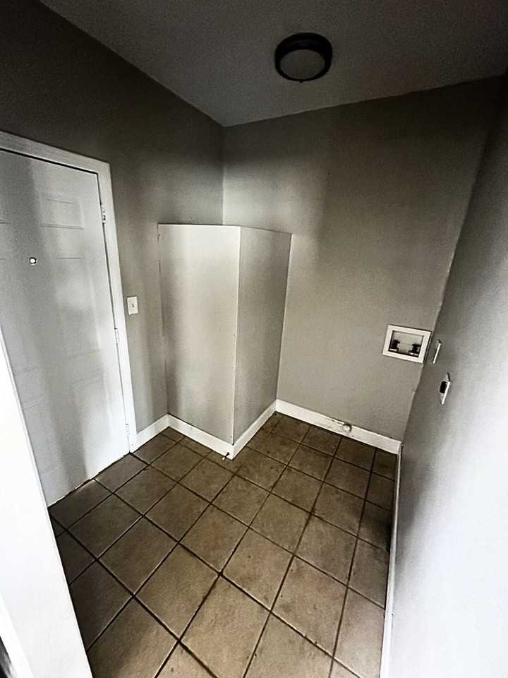 408 E Michigan St - Photo 3 of 13