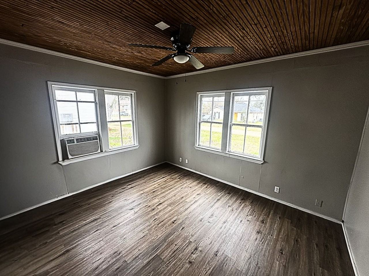 408 E Michigan St - Photo 5 of 13