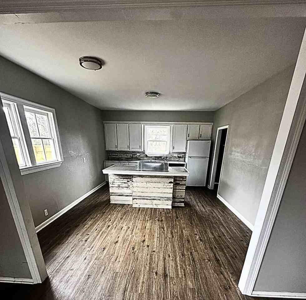 408 E Michigan St - Photo 6 of 13