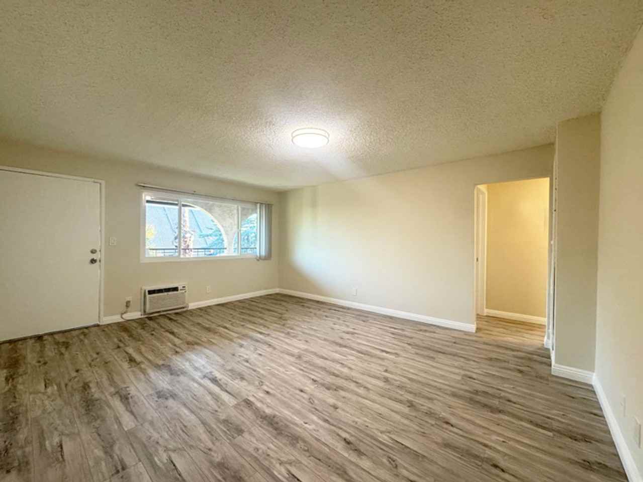 128Chap - Photo 2 of 28