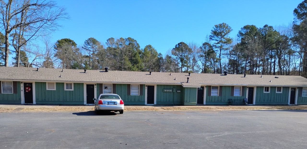 Swiss Village Apartments - Photo 6 of 8