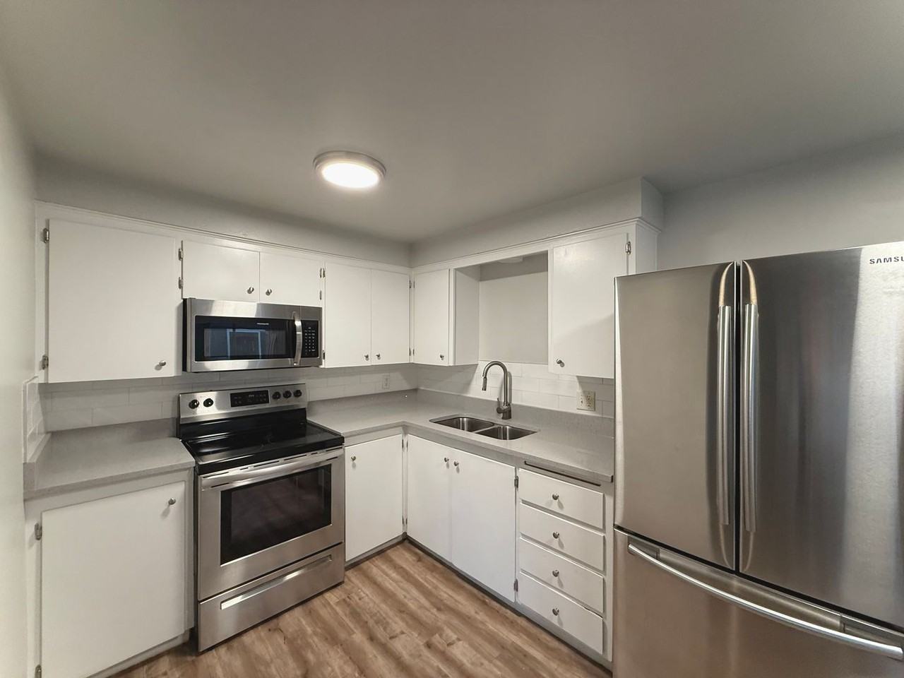 177 E Helm Ave #B - Photo 3 of 14