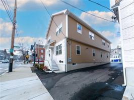 featured image of 74 Pitman St