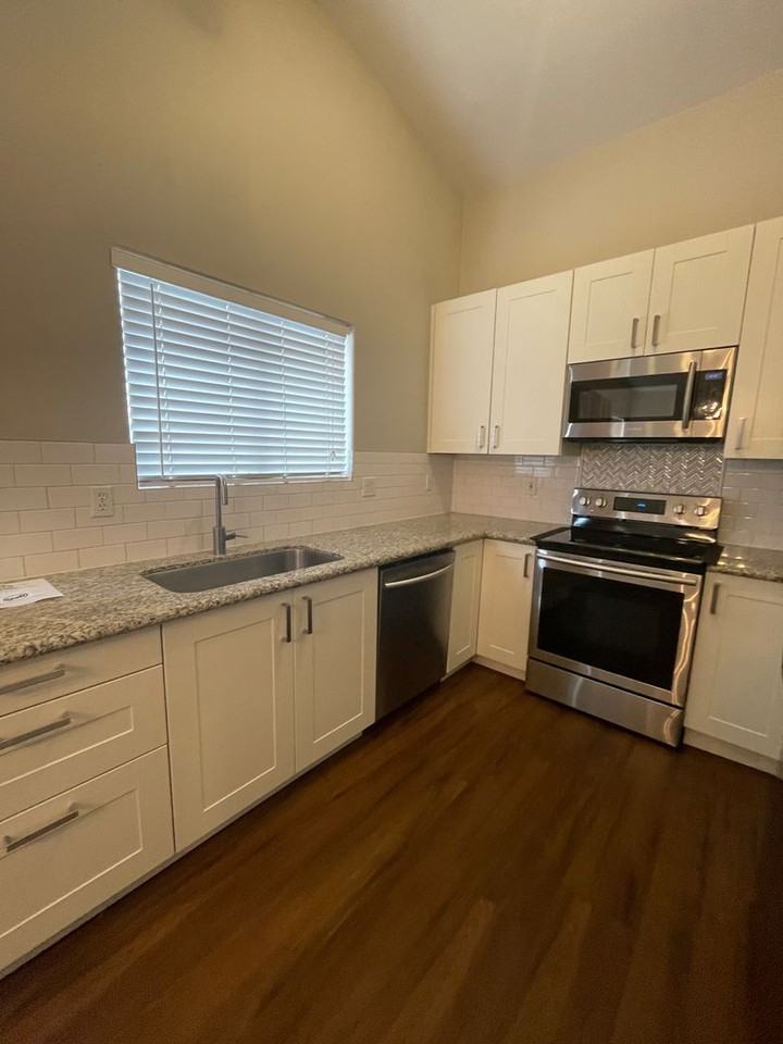 13589 W Ocotillo Ln - Photo 5 of 22