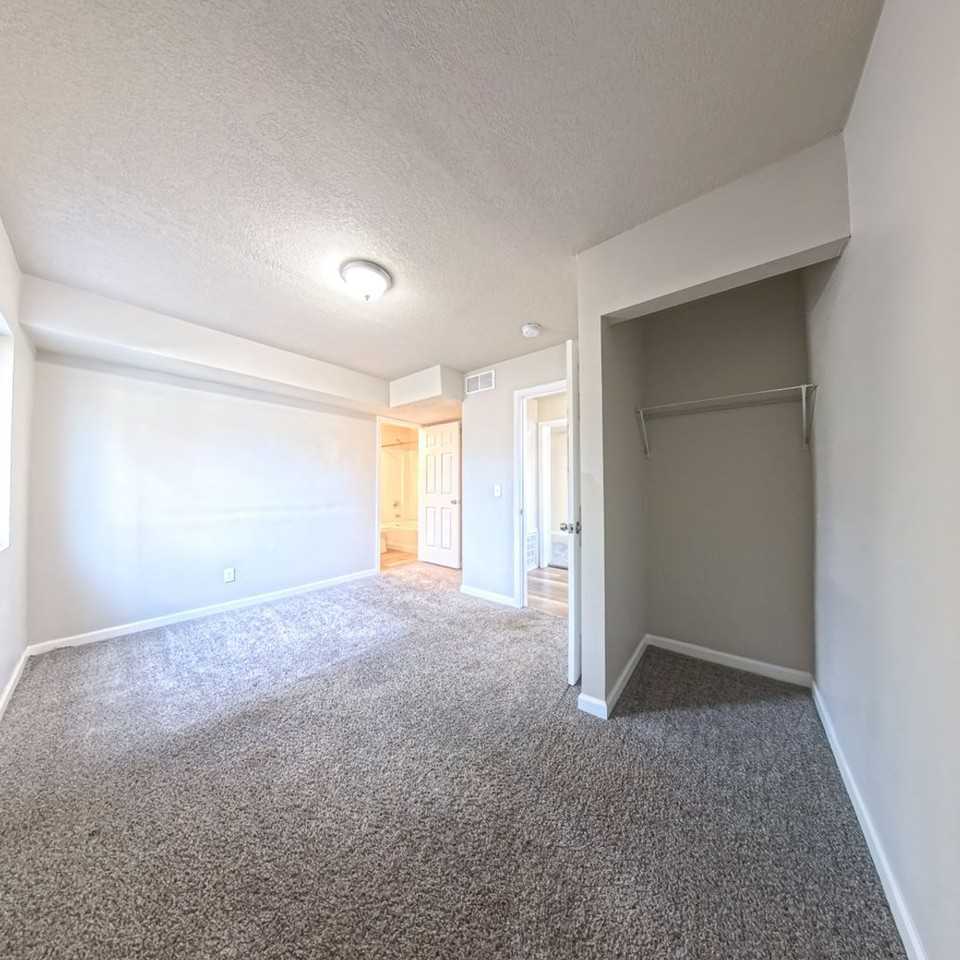 1127 1st St - Photo 5 of 16