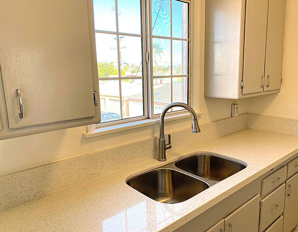 4403 1/2 Exposition Blvd - Photo 4 of 36