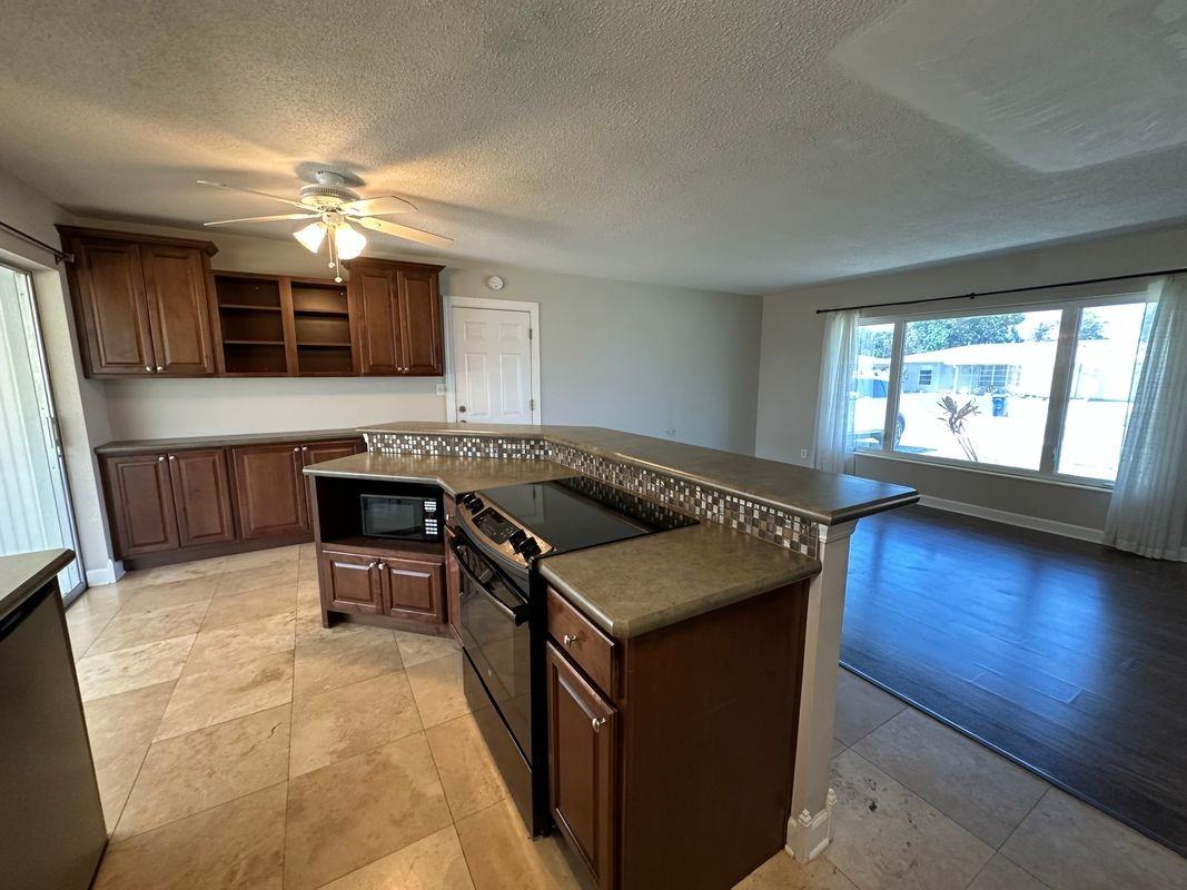 6439 Georgia Ave - Photo 2 of 20