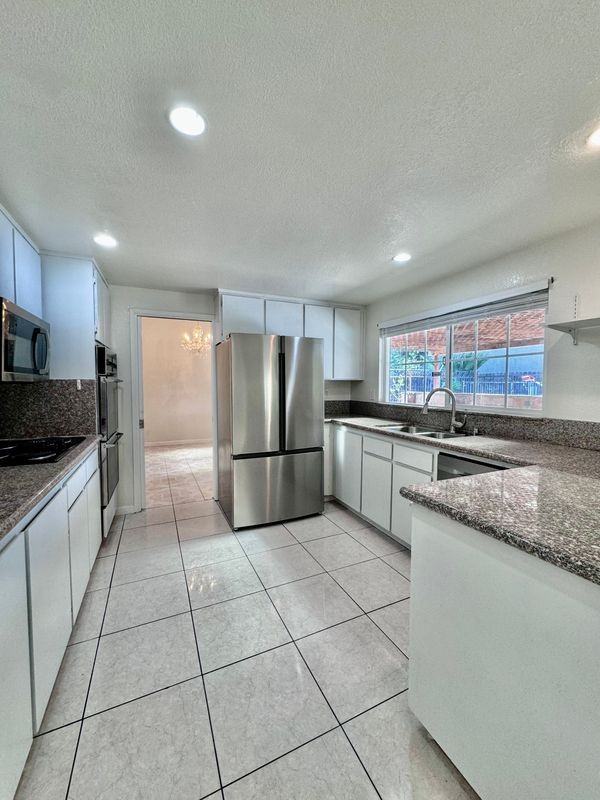 151 Club House Way - Photo 3 of 24