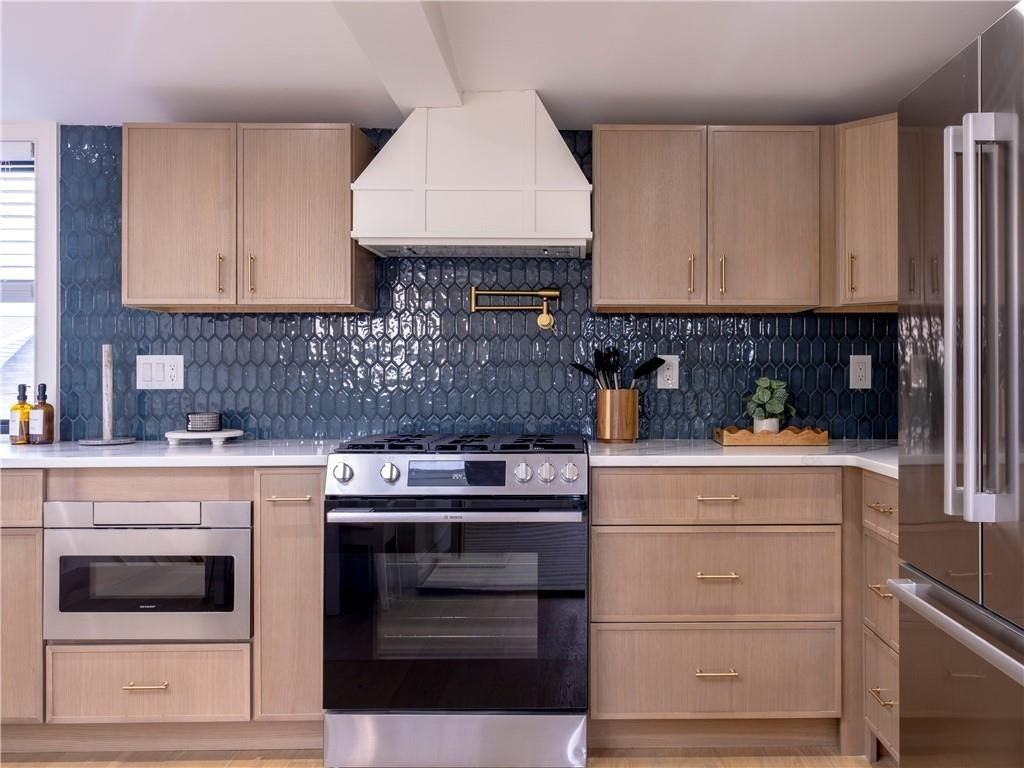 7 Dearborn St ##3 - Photo 2 of 16