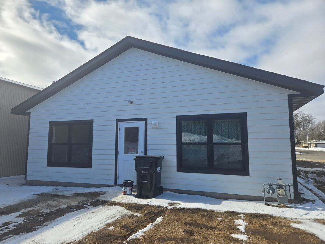 130 Main St N - Photo 3 of 10