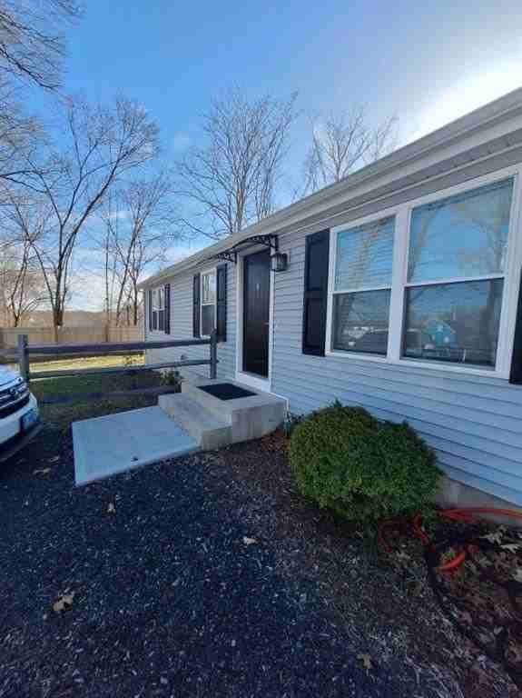 8 Deluca St ##A - Photo 3 of 28