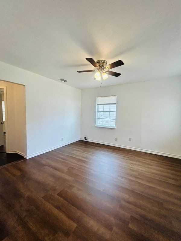 1110 W Fay St - Photo 5 of 10