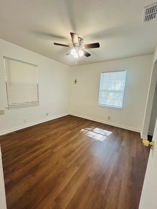 1110 W Fay St - Photo 6 of 10