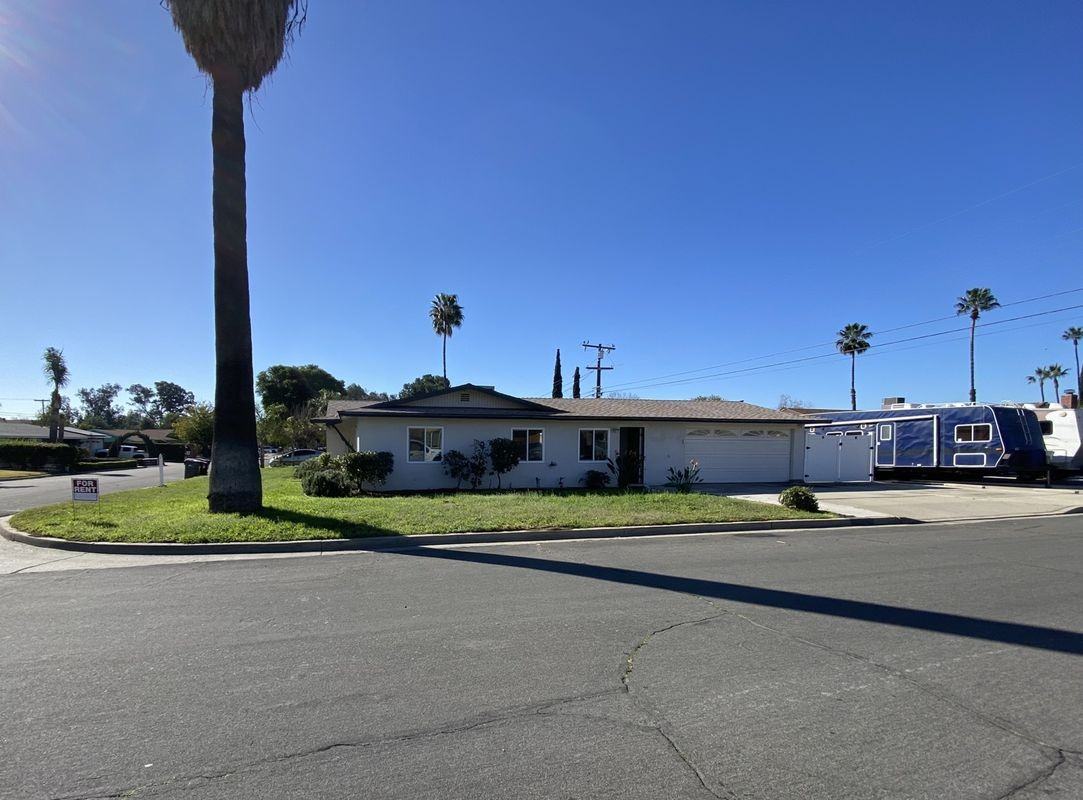 12045 Bayless St - Photo 2 of 19