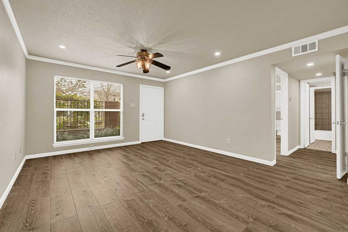 1817 Commonwealth St - Photo 7 of 28