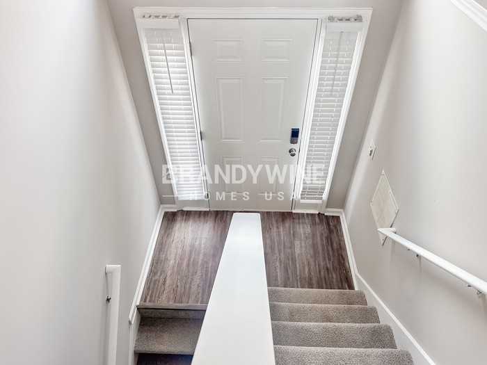 581 Twin Oaks Ln - Photo 3 of 29