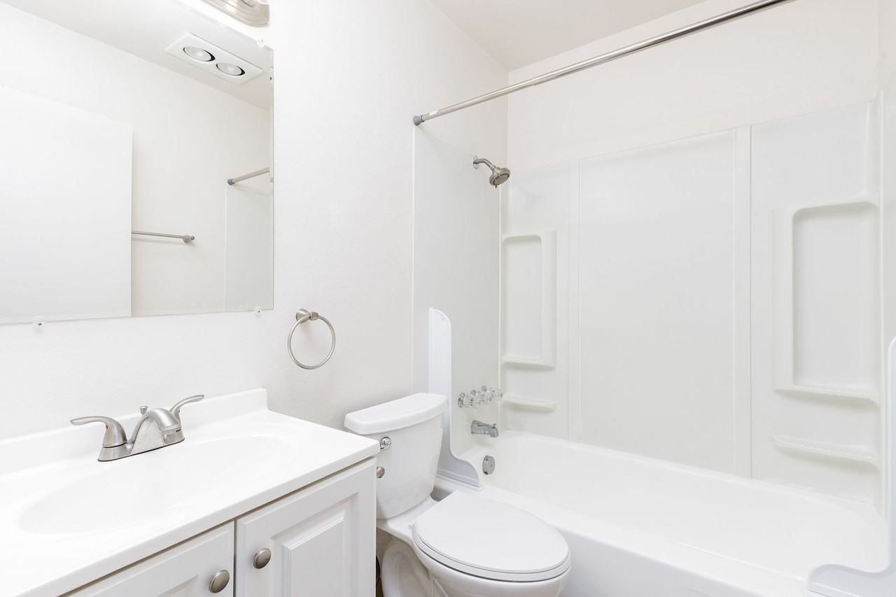 Fairway Downs - Photo 2 of 31