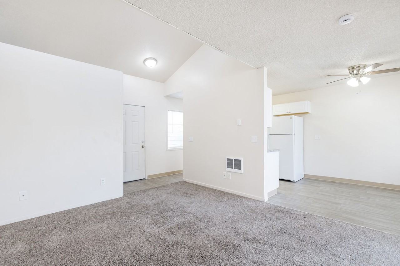 Fairway Downs - Photo 3 of 31