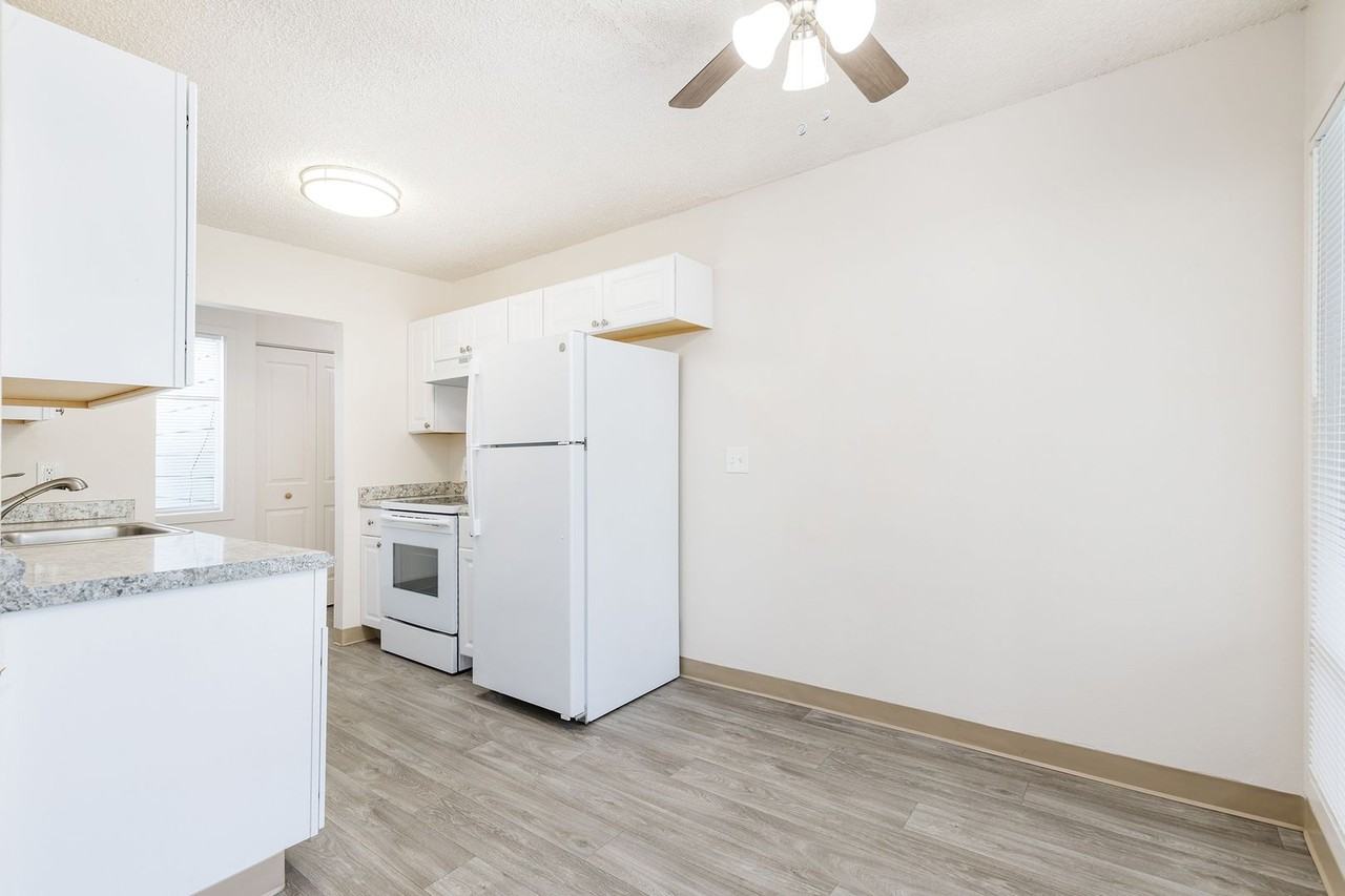 Fairway Downs - Photo 7 of 31