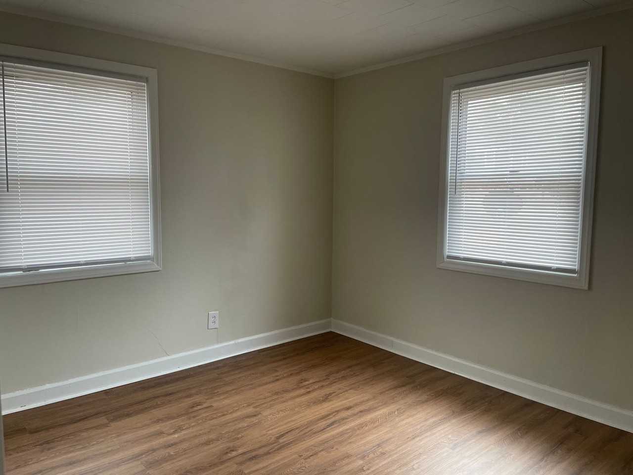 1020 Willard St - Photo 5 of 12