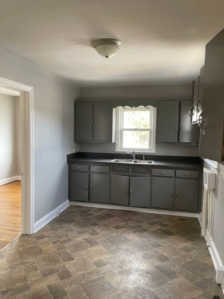 1034 E Lexington Ave - Photo 2 of 11