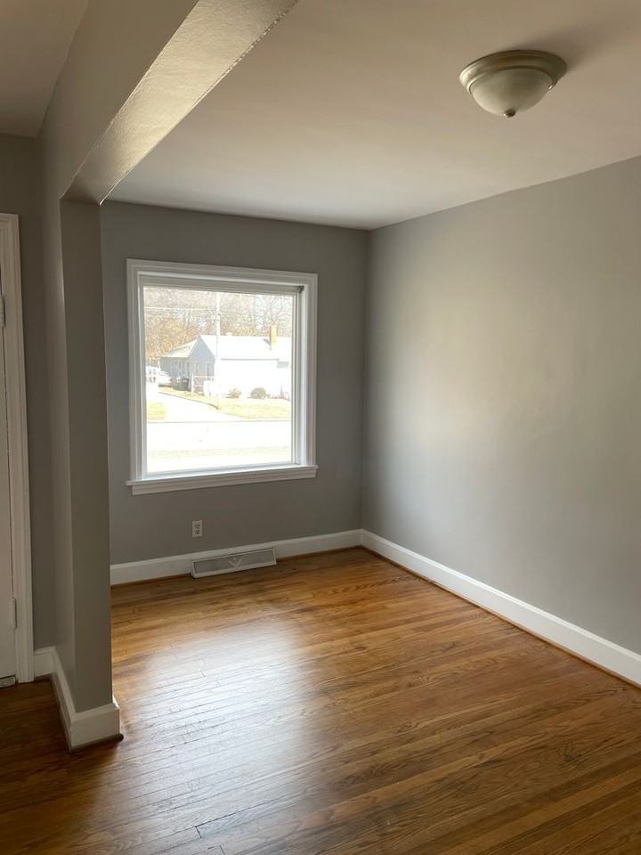 1034 E Lexington Ave - Photo 3 of 11