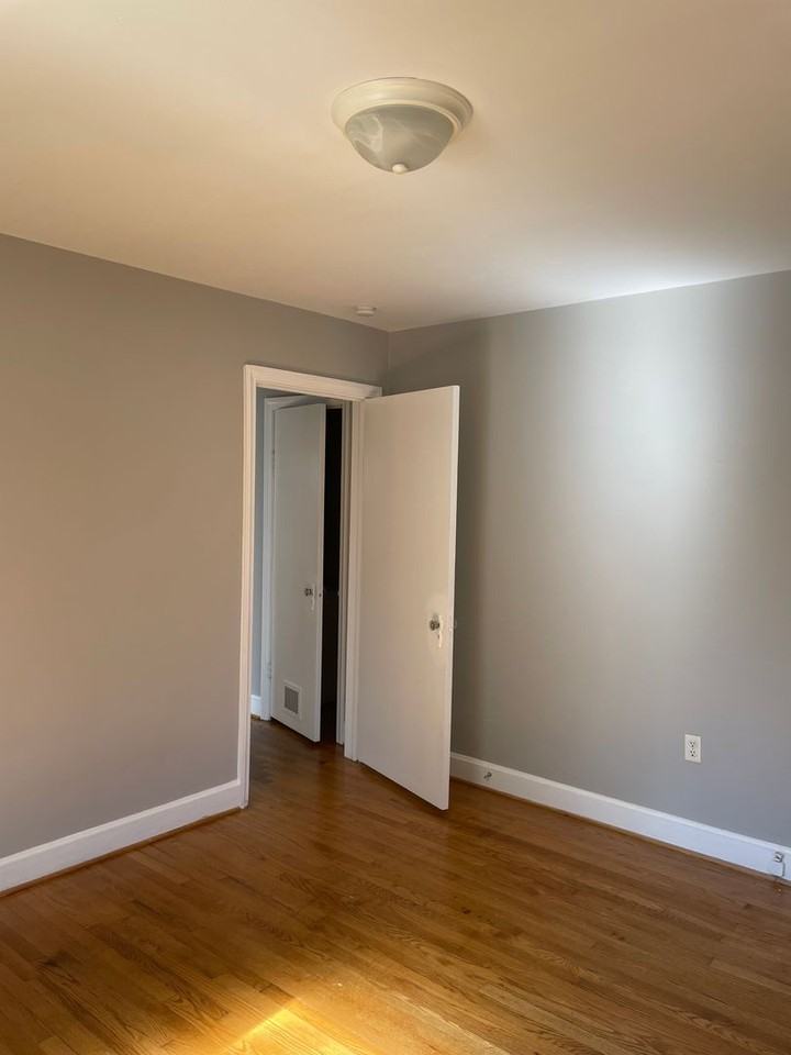 1034 E Lexington Ave - Photo 6 of 11