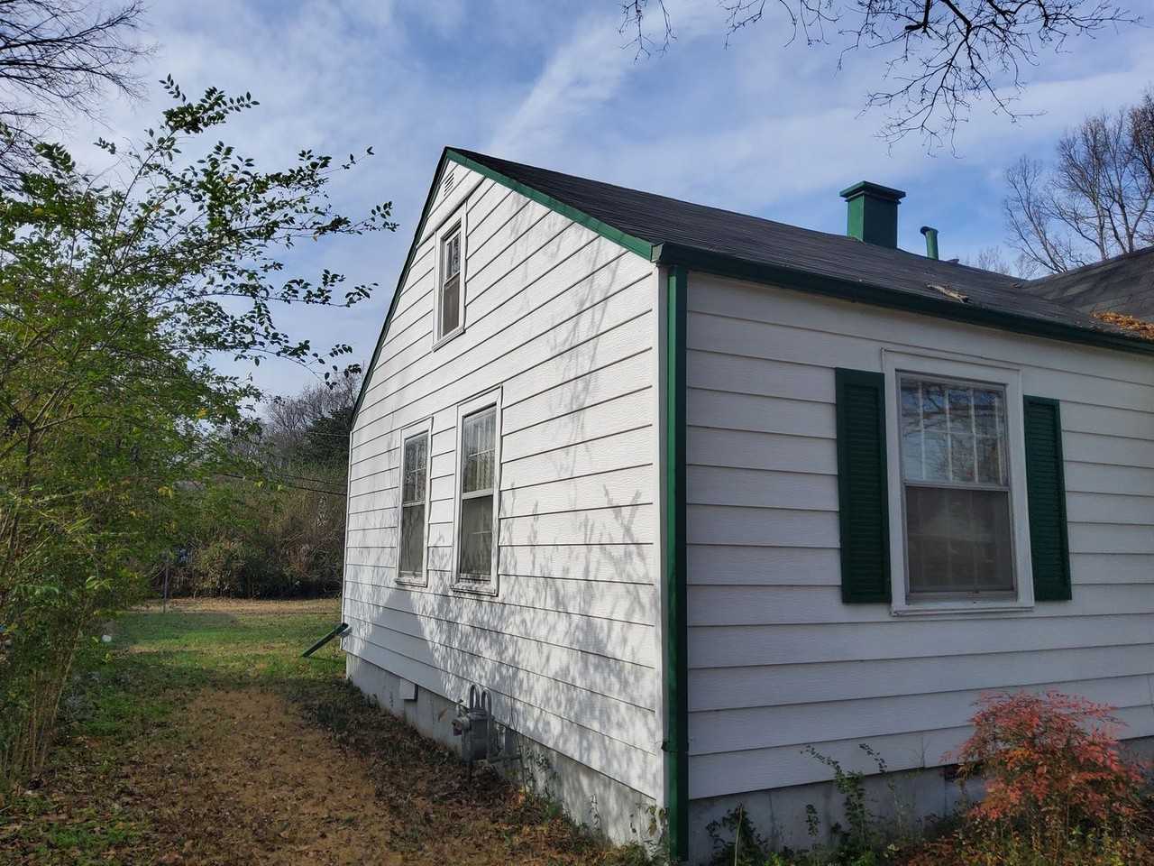 807 Maria St - Photo 2 of 11