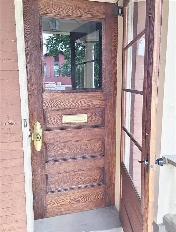 449 Franklin St - Photo 2 of 11