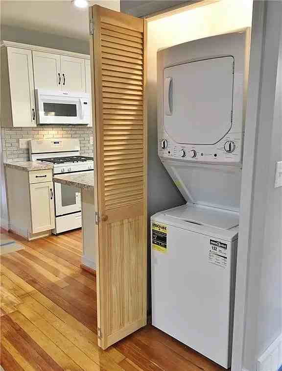 449 Franklin St - Photo 6 of 11