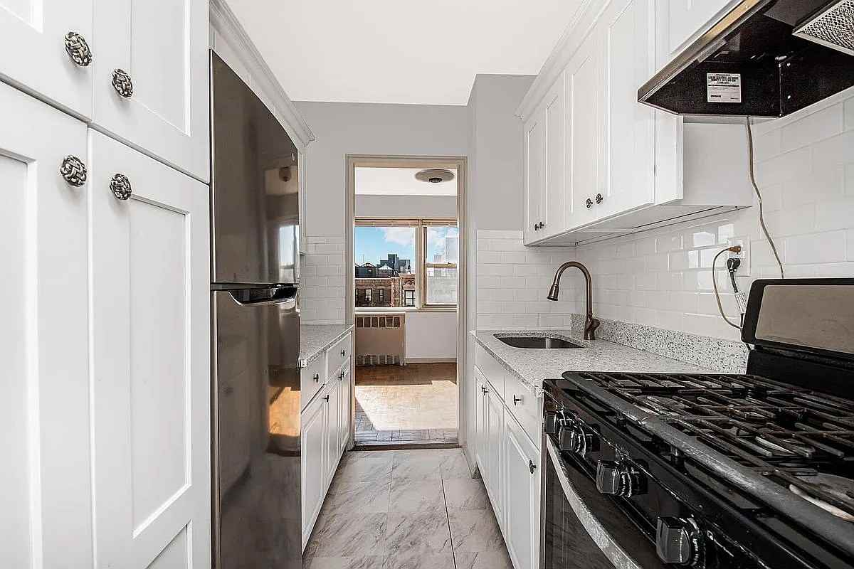 3131 Grand Concourse #7H - Photo 4 of 10