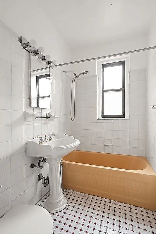 3530 73Rd St - Photo 6 of 8