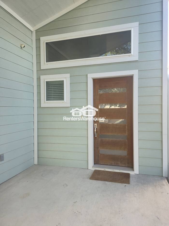 2208 Capulet St - Photo 2 of 20