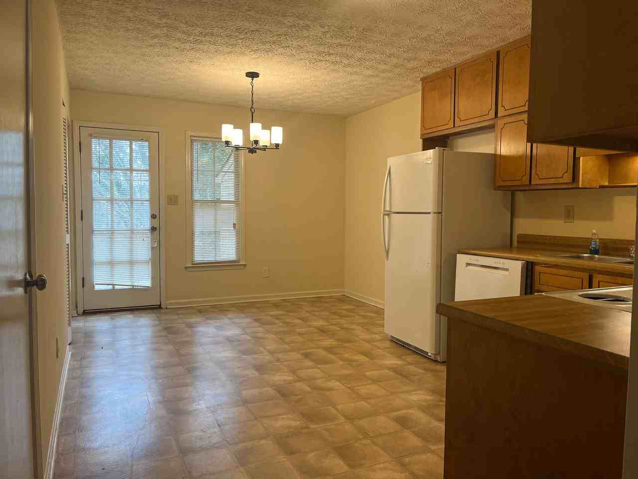 280/290 Chase Drive - Photo 3 of 17