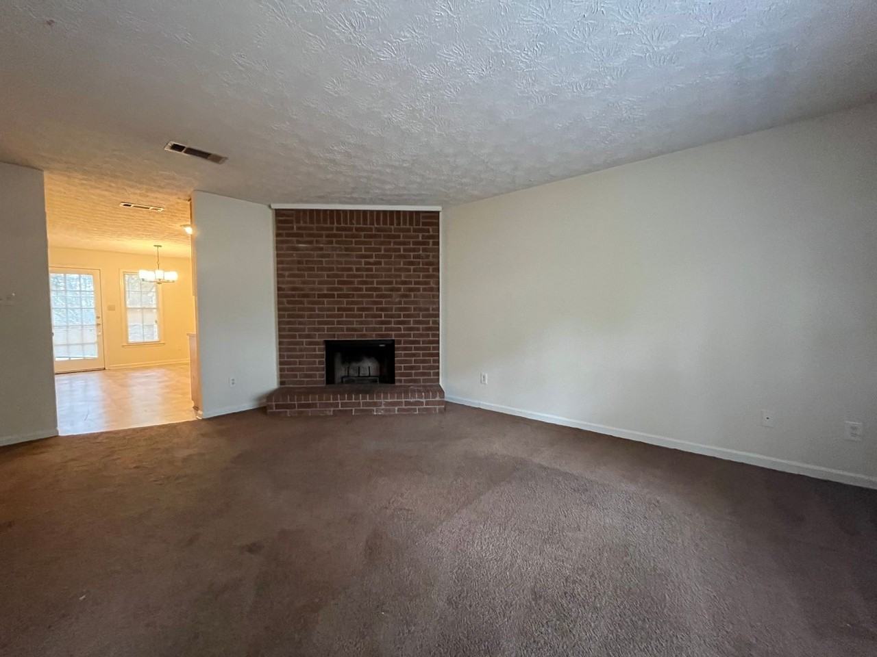 280/290 Chase Drive - Photo 6 of 17