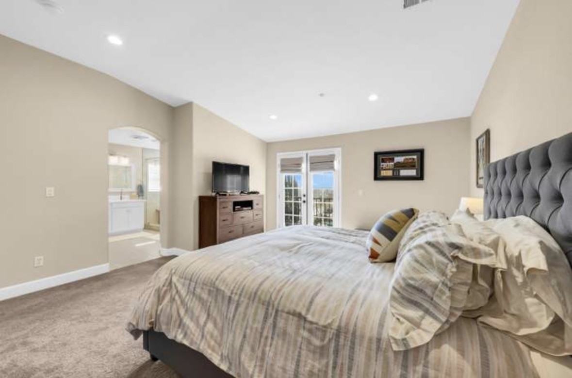 303 Mullinix Way - Photo 3 of 3