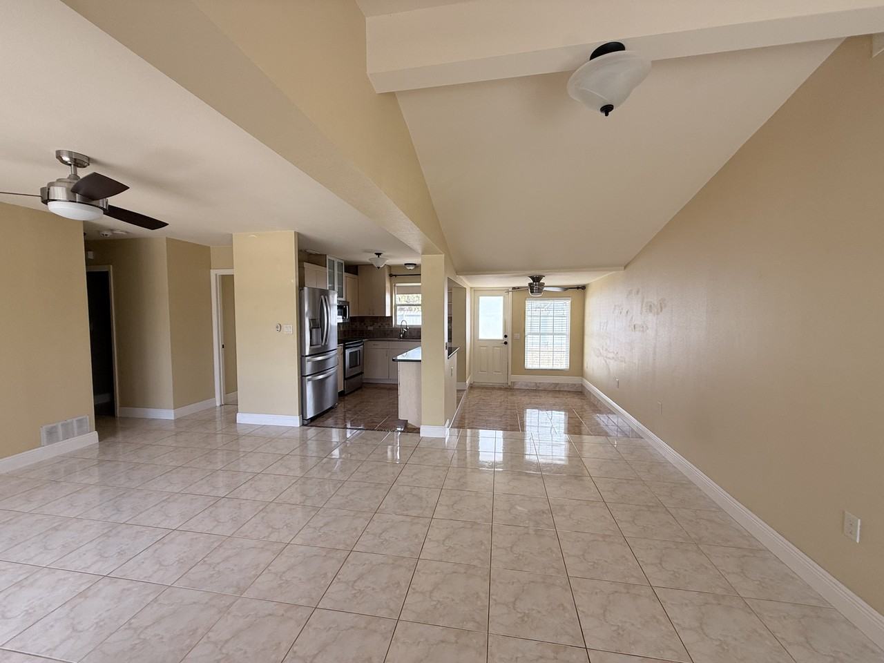 4568 Grobe St - Photo 4 of 12